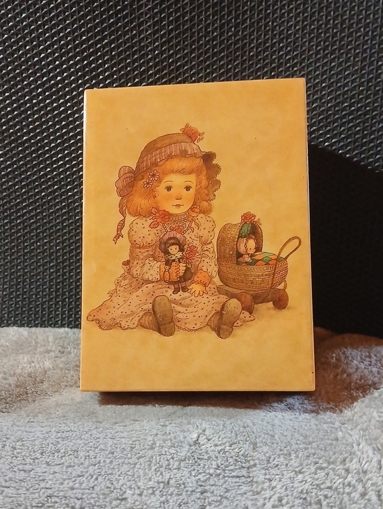 Enesco Other - Vintage 1984 Music Jewelry Box Illustrated Doll Print Box in Warm Yellow